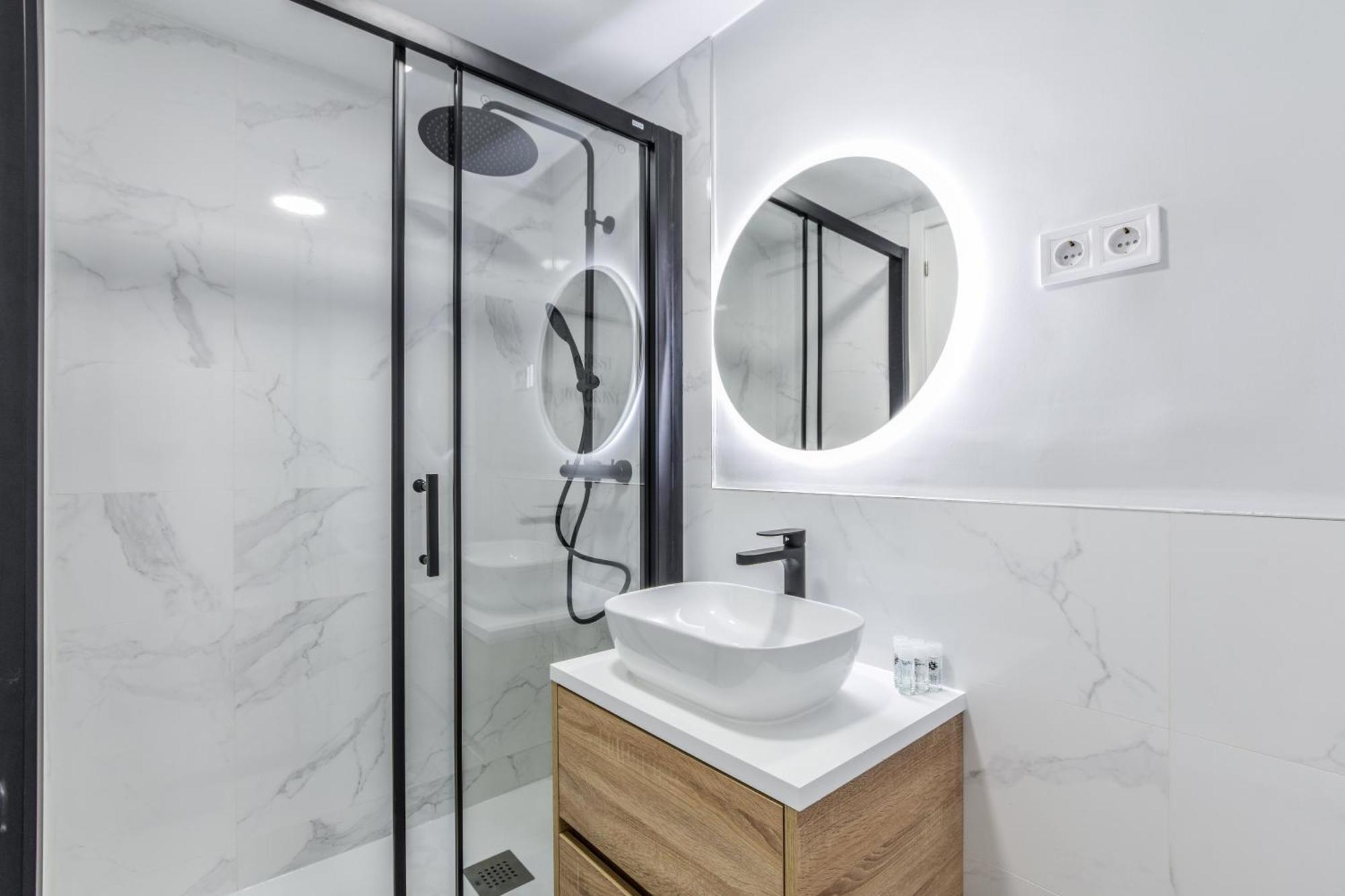 Apartamentos Reformados En Tirso De Molina Act Madrid Kültér fotó