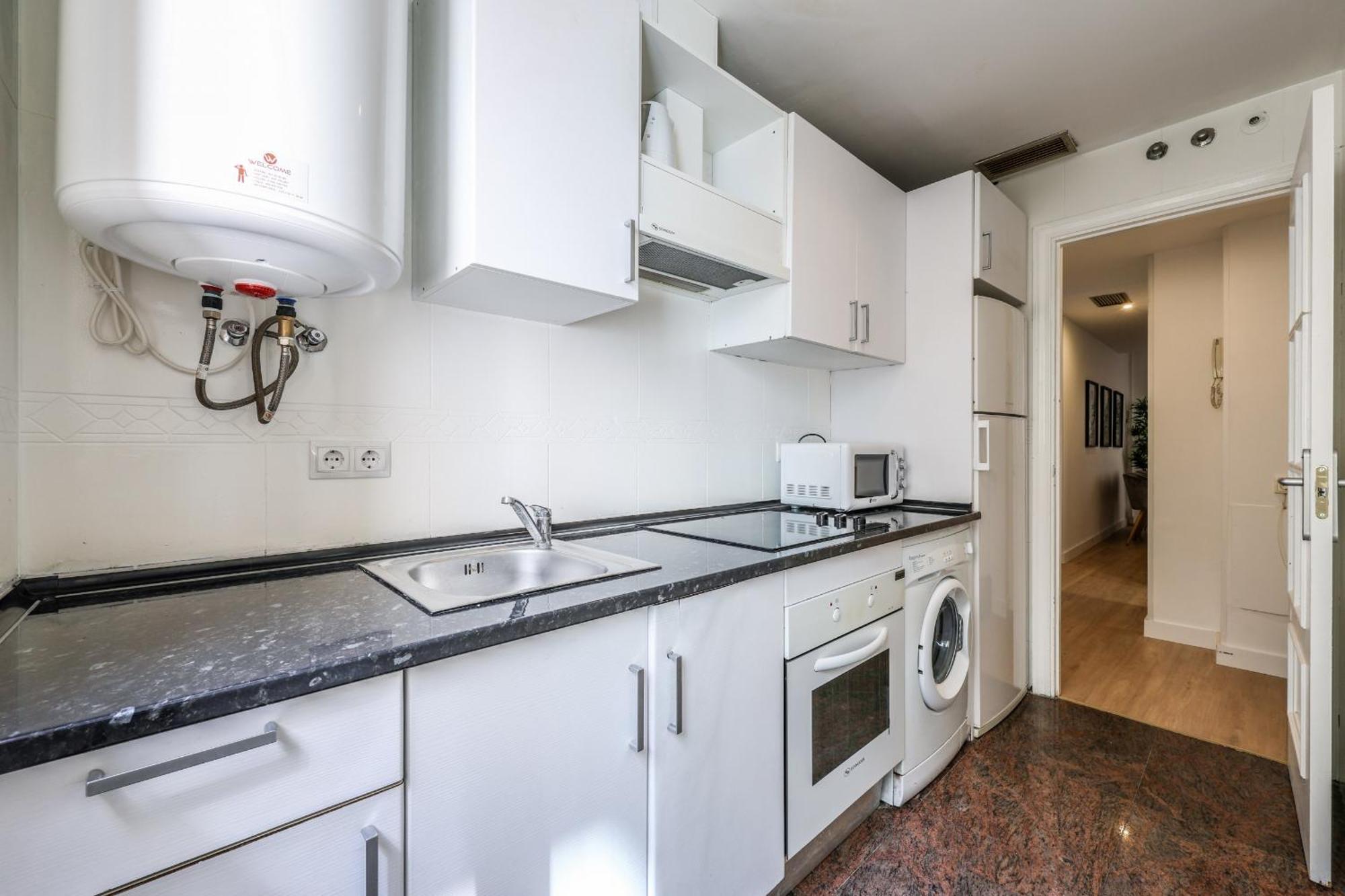 Apartamentos Reformados En Tirso De Molina Act Madrid Kültér fotó