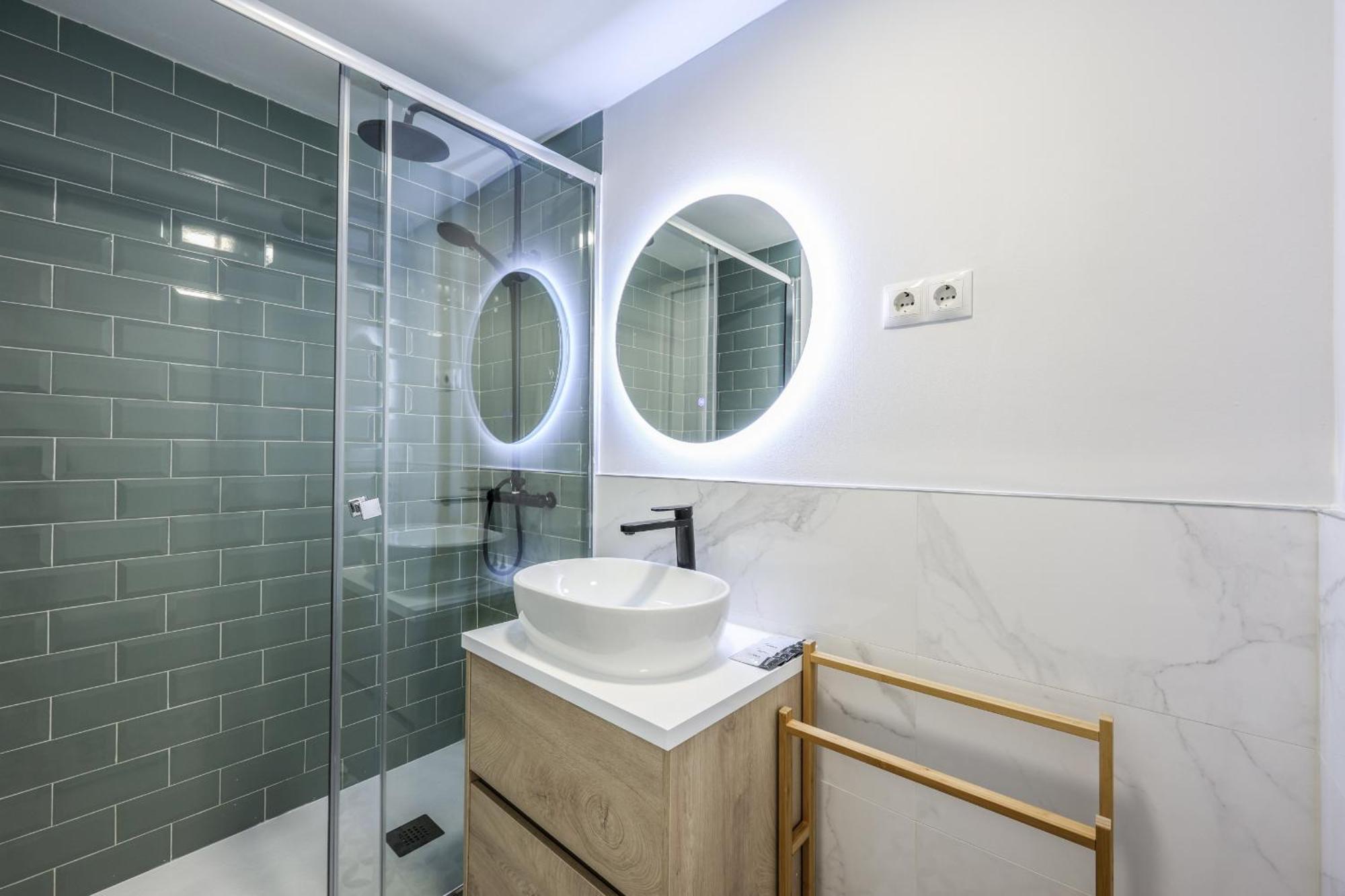 Apartamentos Reformados En Tirso De Molina Act Madrid Kültér fotó